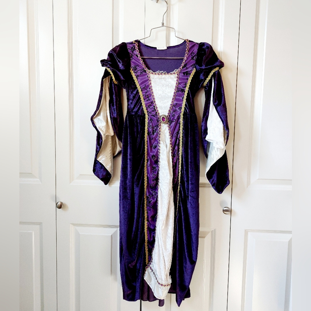 Purple Regal Maiden Renaissance Dress size Medium Halloween Hocus Pocus Witch